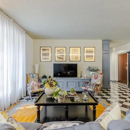 Gimber Smart And Luxury 2 Bedrooms 2 Bathrooms